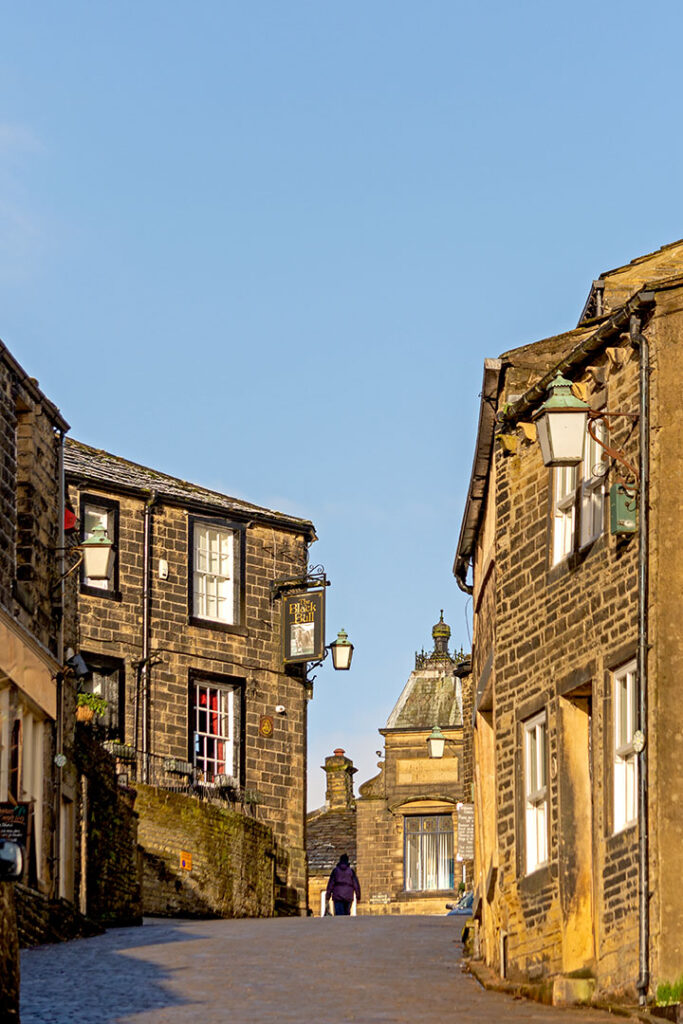 Black Bull: Looking up the street