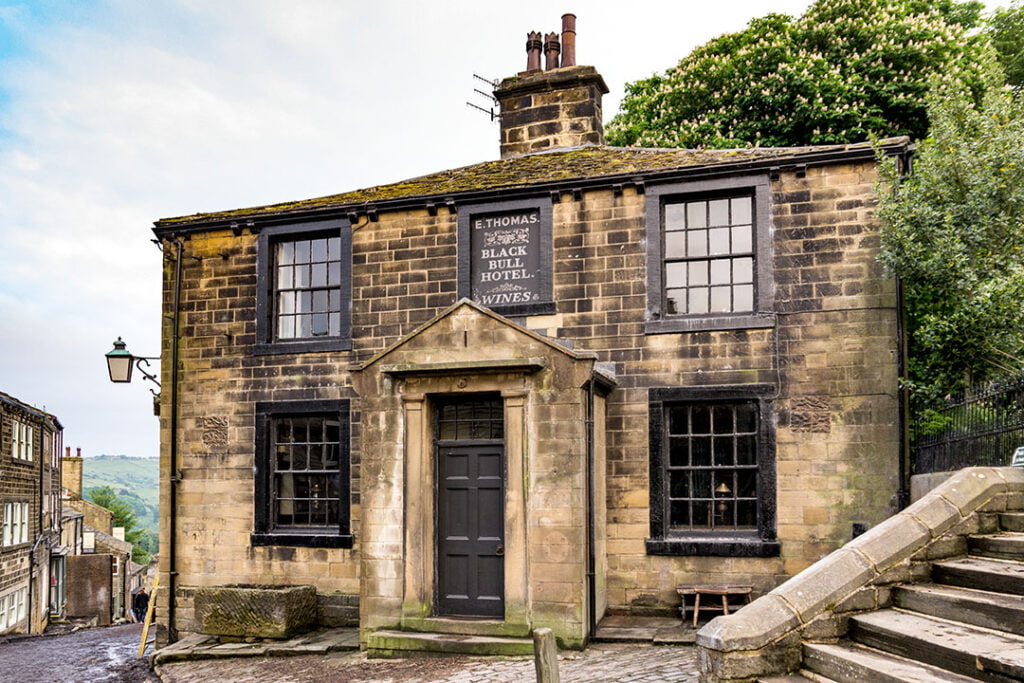 Black Bull: Pub with 1840s signage
