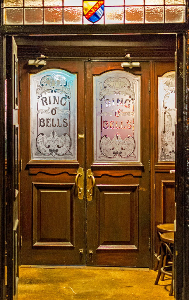 Ring O' Bells, Shipley: Doorway with cut glass doors
