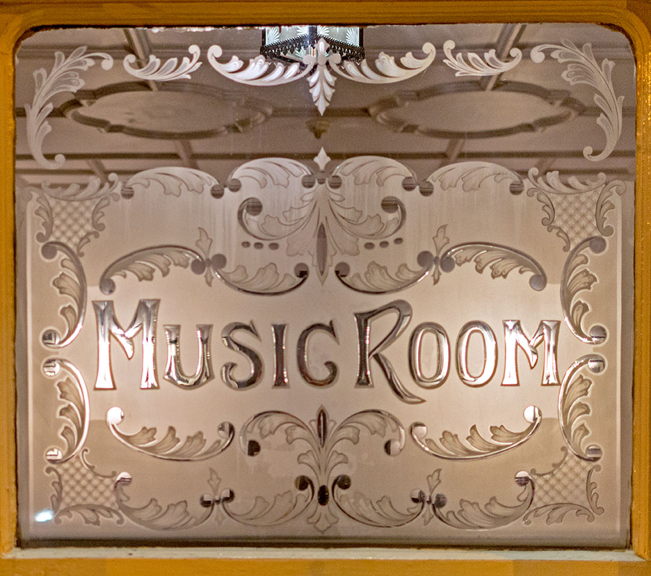 Ring O'Bells, Shipley: 'Music Room' cut glass window