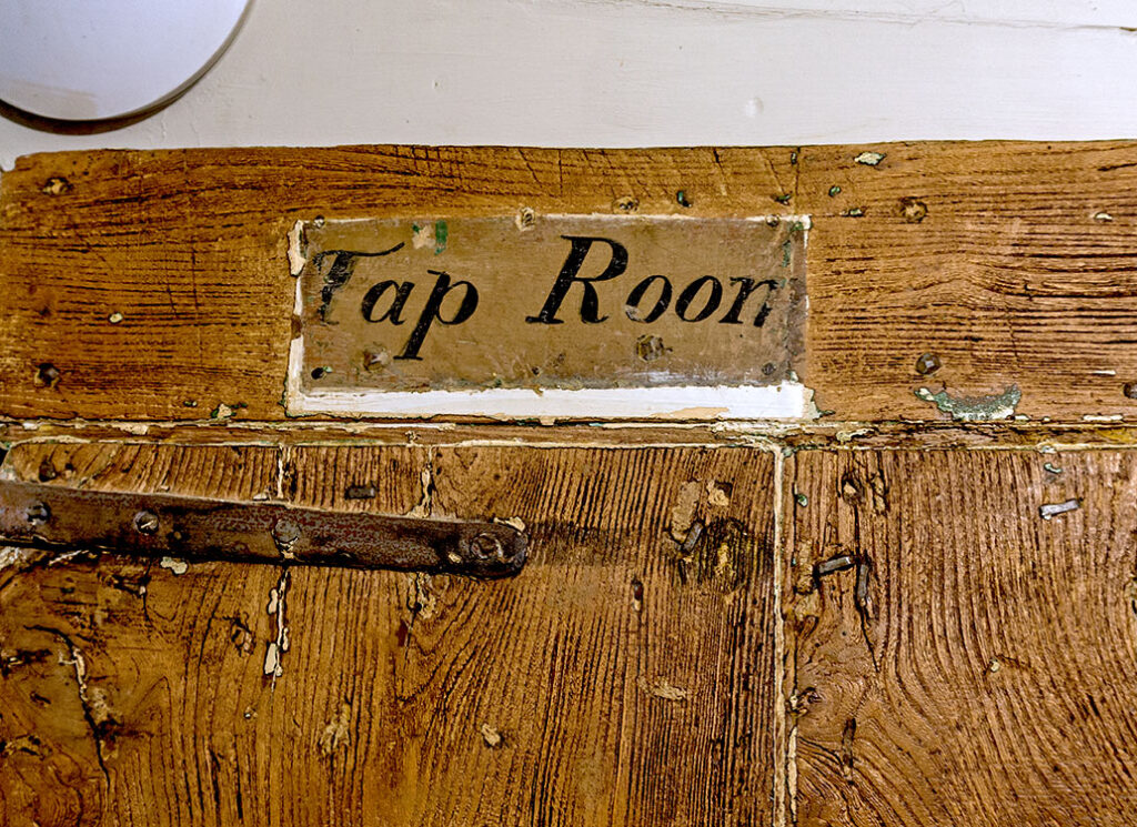 Tuckers Grave, Faulkland: Tap Room sign