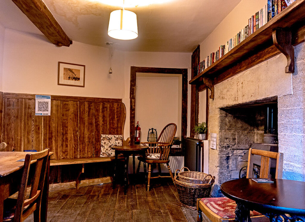 Tuckers Grave, Faulkland: Tap Room
