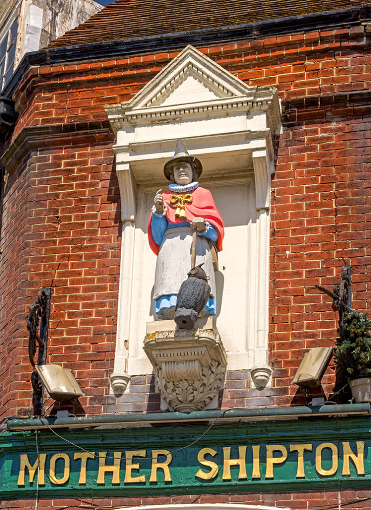 Mother Shipton, Portsmouth: Close-up of statue