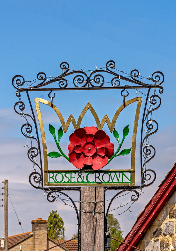 Rose & Crown, Huish Episcopi: Inn sign