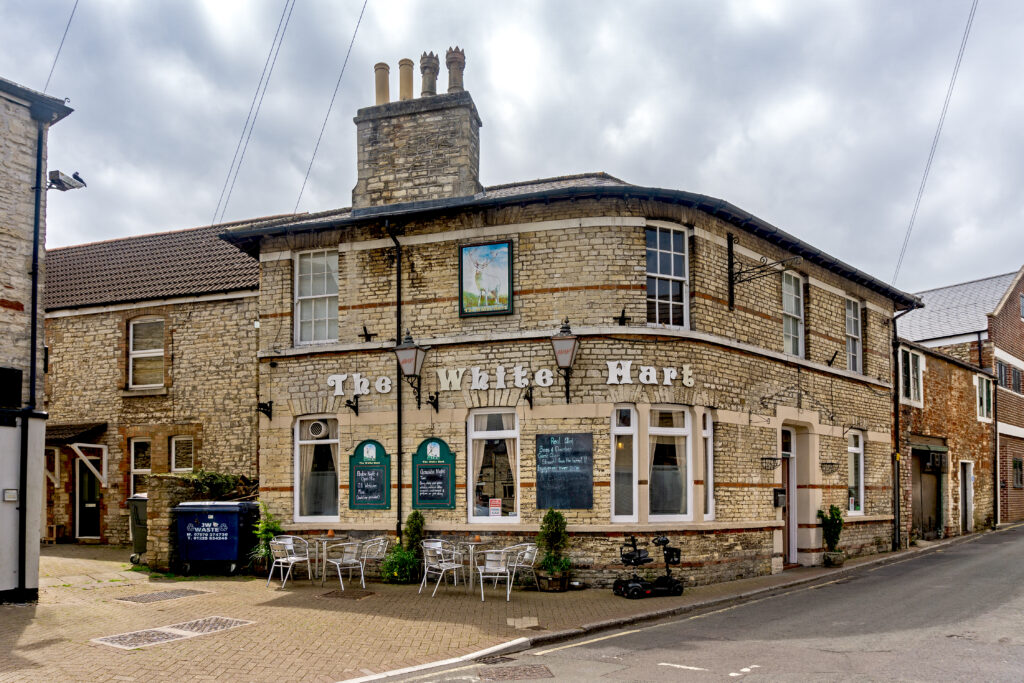 White Hart, Midsomer Norton: Pub exterior