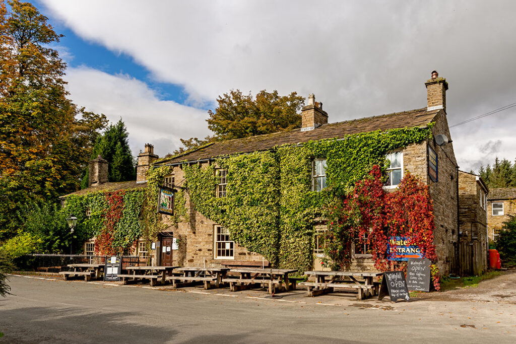 Green Dragon, Hardraw: Pub exterior