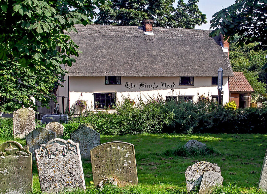 Kings Head, Laxfield: Pub with graveyard