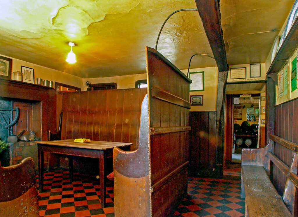 Kings Head, Laxfield: Pub interior (photo 3)
