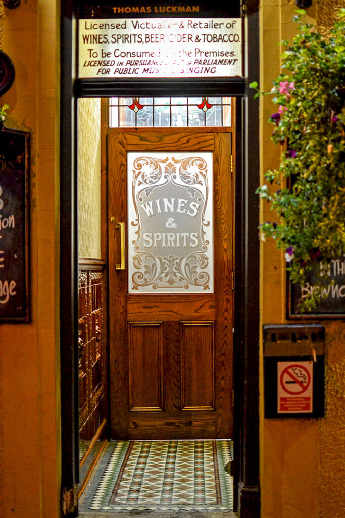 Lamp, Dudley: Pub doorway