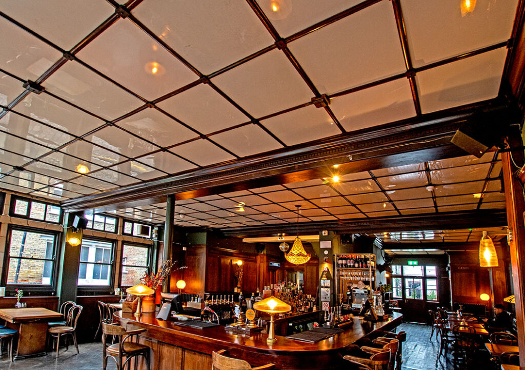Royal Oak, Bethnal Green: Interior with vitrolite ceiling