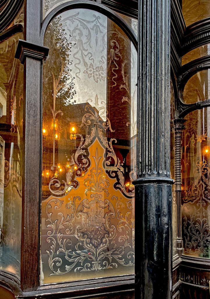 Prince Alfred, Maida Vale: Exterior etched window