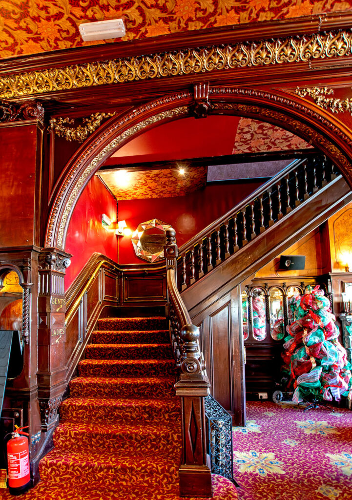 Warrington Hotel, Maida Vale: Staircase