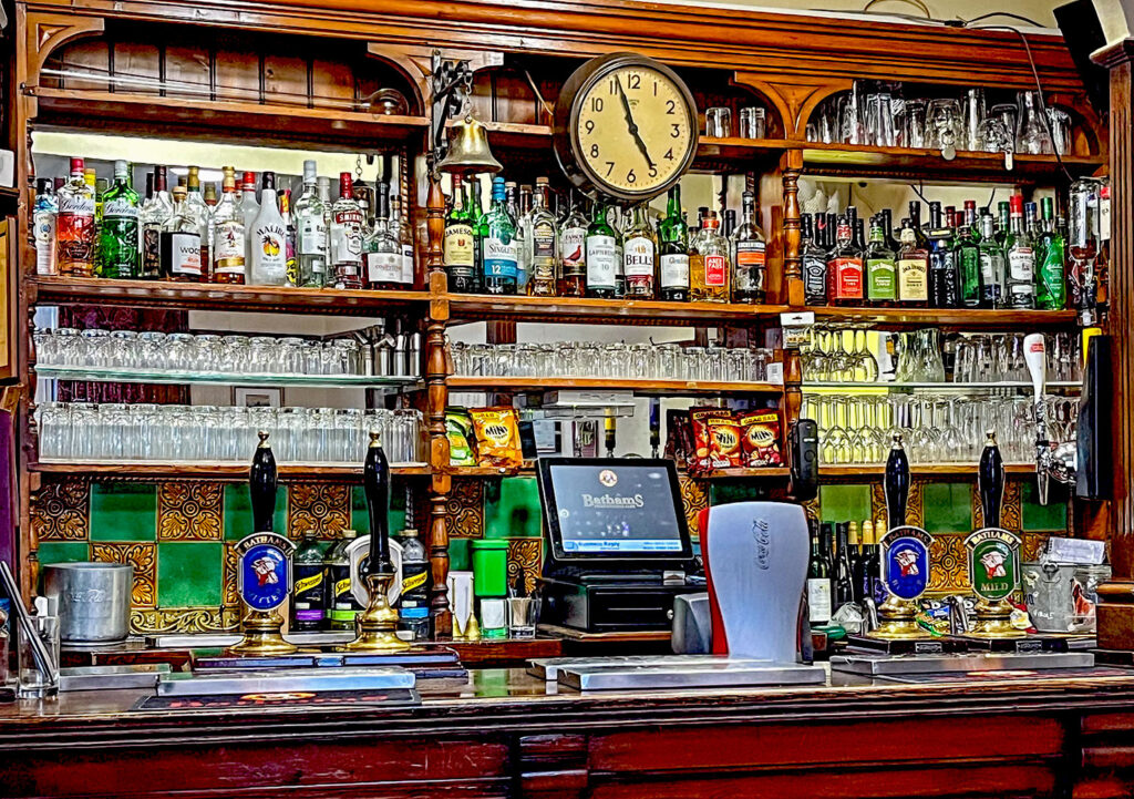 Vine, Brierley Hill: Close-up of bar counter & bar back