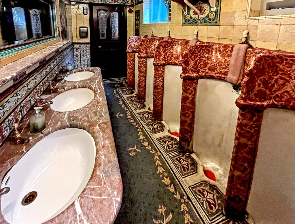 Philharmonic, Liverpool: Gents toilet with marble fittings