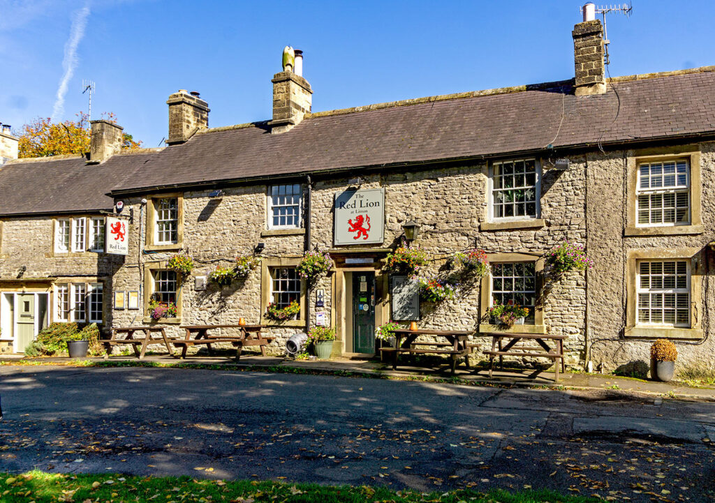 Red Lion, Litton: Full exterior