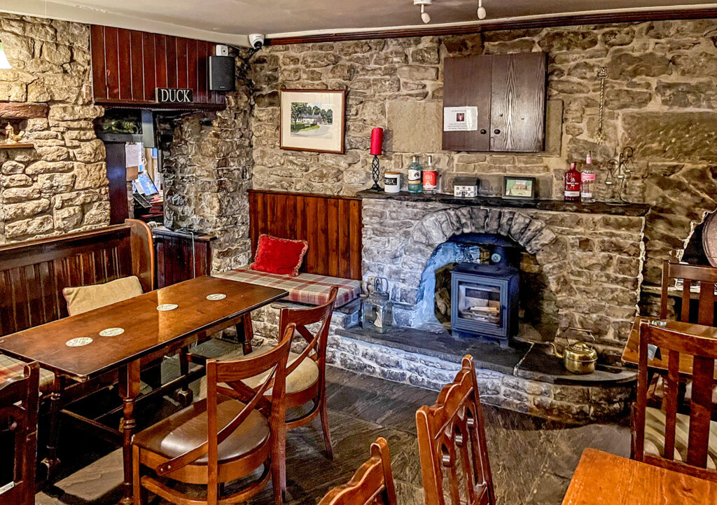 Red Lion, Litton: Rear bar