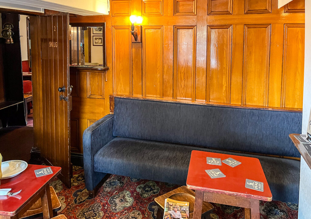 Royal Oak, Ockbrook: Snug