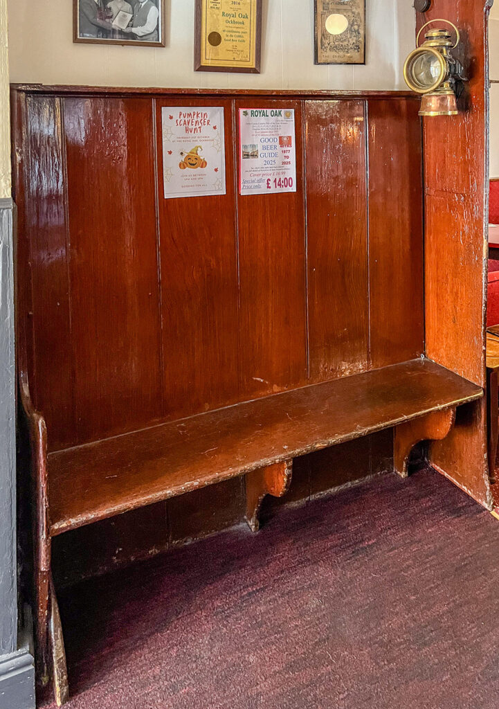 Royal Oak, Ockbrook: Settle