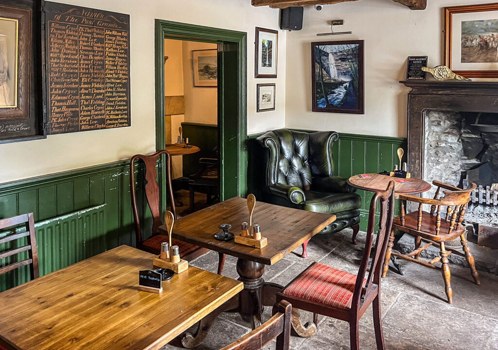 Green Dragon, Hardraw: Front right room with pub seating and fireplace