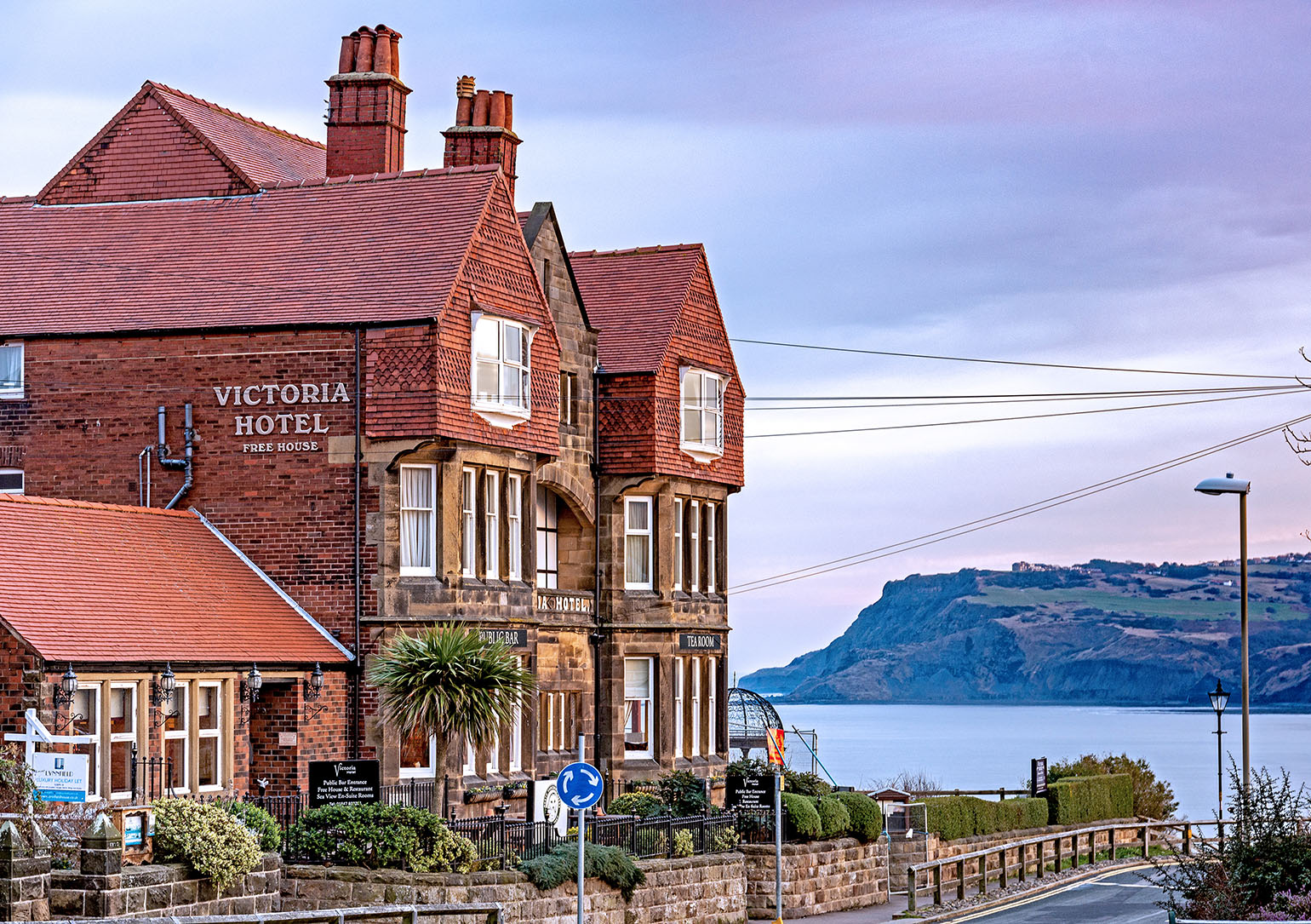 The Victoria Hotel Robin Hoods Bay