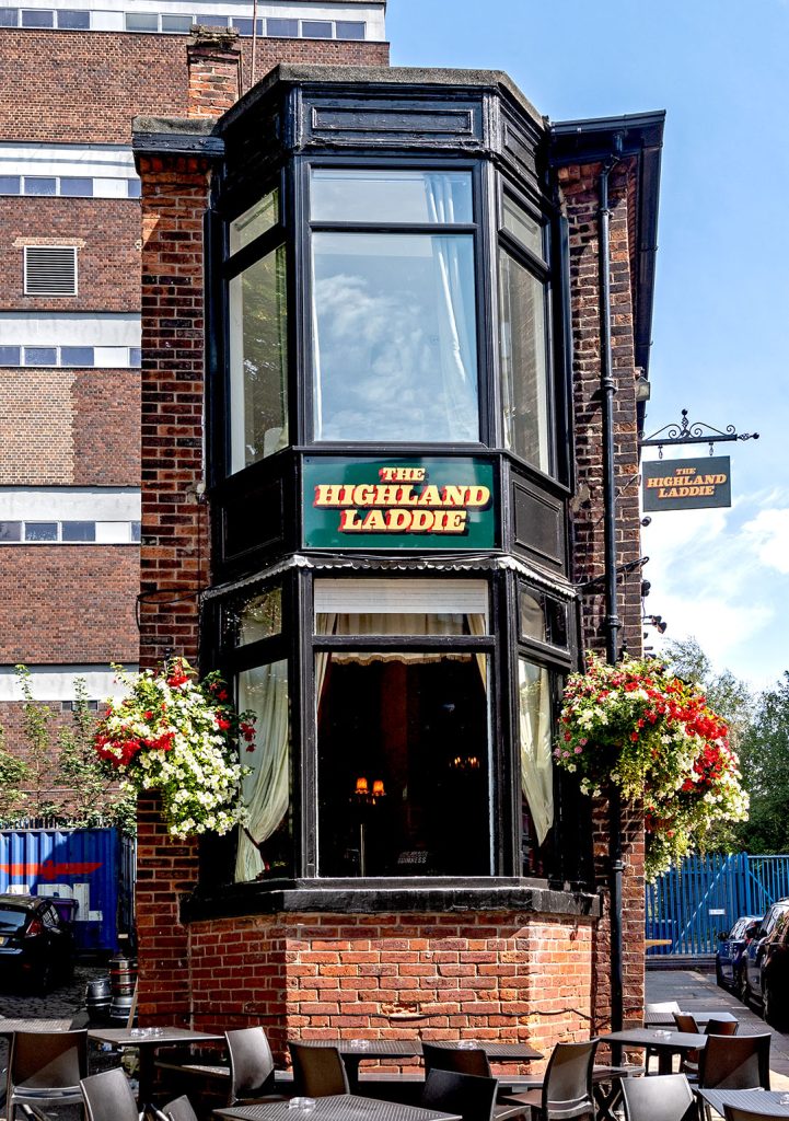 Highland Laddie, Leeds: Exterior from side - the narrow end of a triangular building.