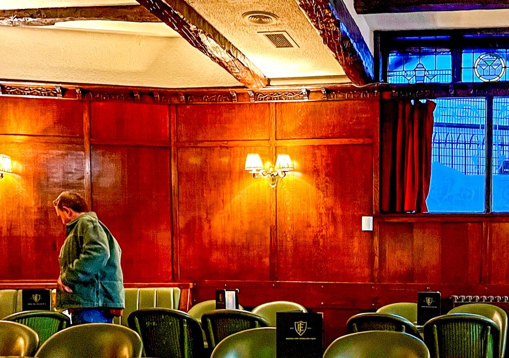 Errigle Inn, Belfast: The Oak Lounge with wood panelled walls