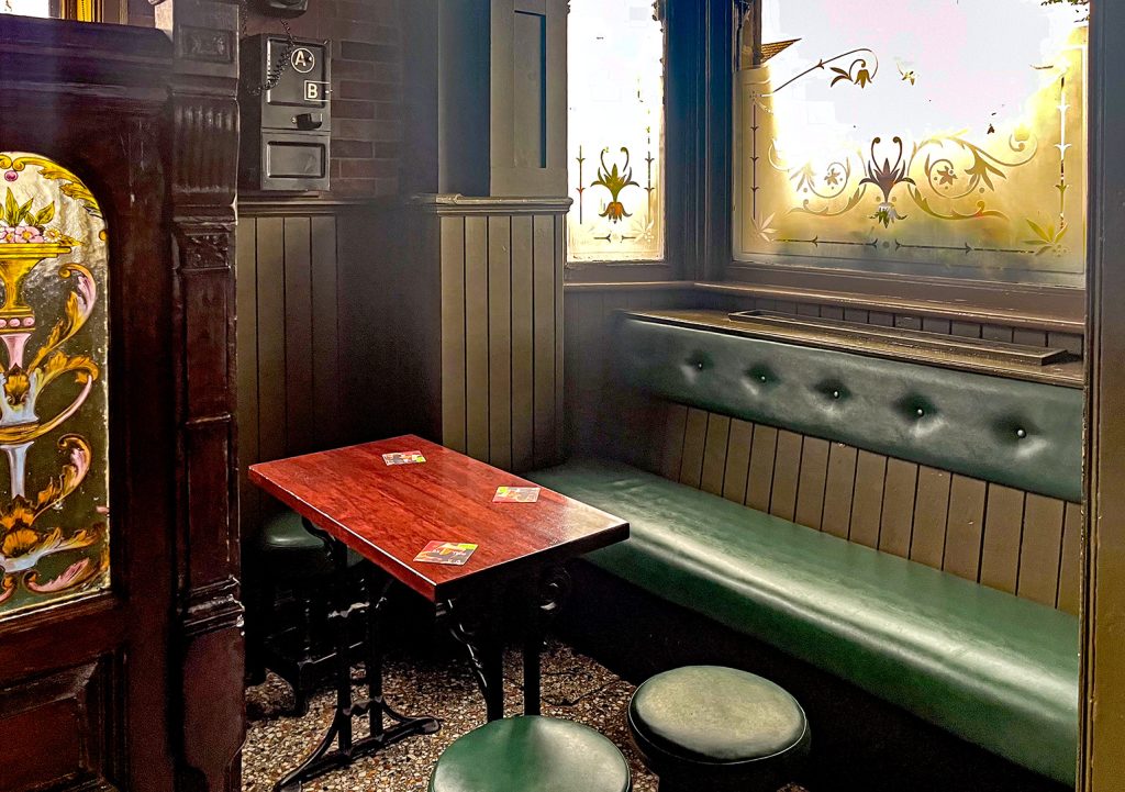 Rock, Belfast: Corner snug