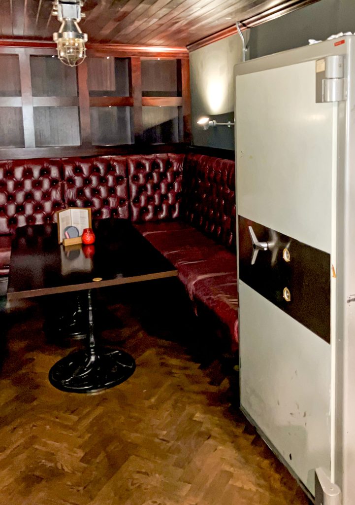Bankers Cat, Leeds: Small downstairs room with safe
