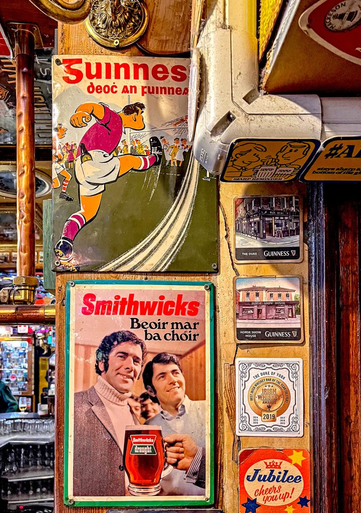 Duke of York, Belfast: Old enamel beer signs in the Irish language