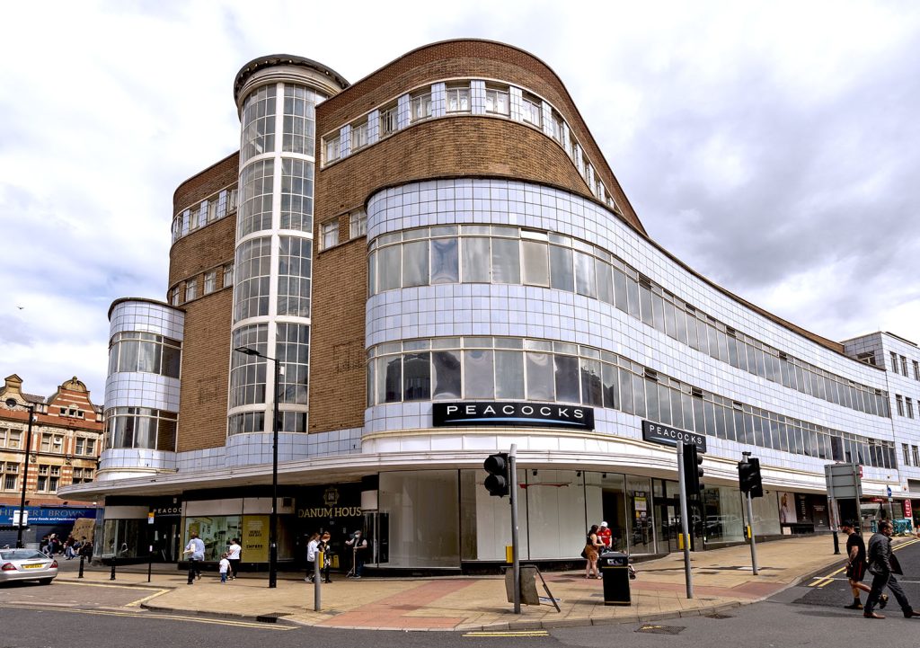 Danum House, Doncaster: Curved art deco building close to the Little Plough.