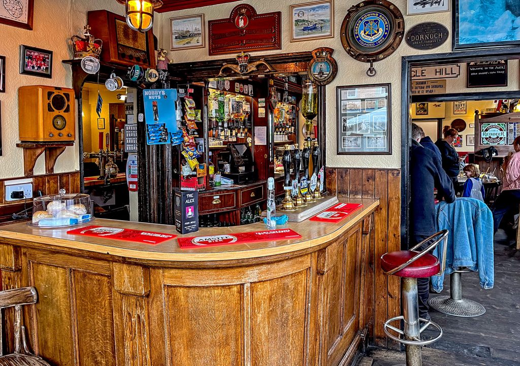 Alexandra, Norwich: Bar counter in front room