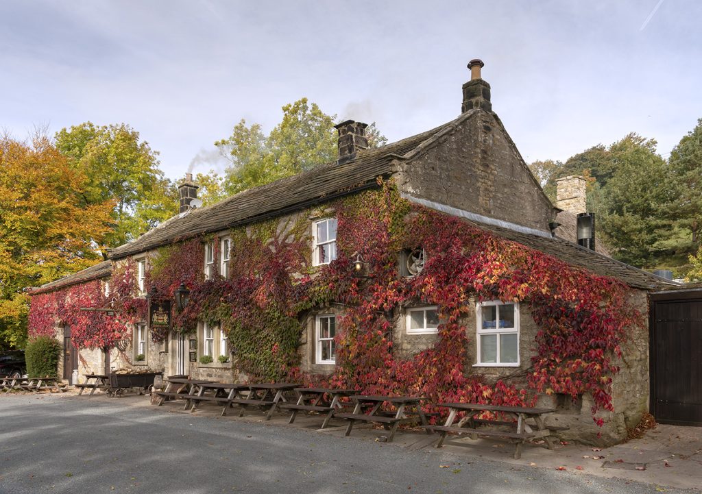 Craven Arms, Appletreewick: Full pub exterior with red ivy on walls